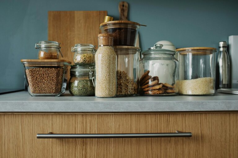 How to Plan Meals Effectively Using Pantry Staples